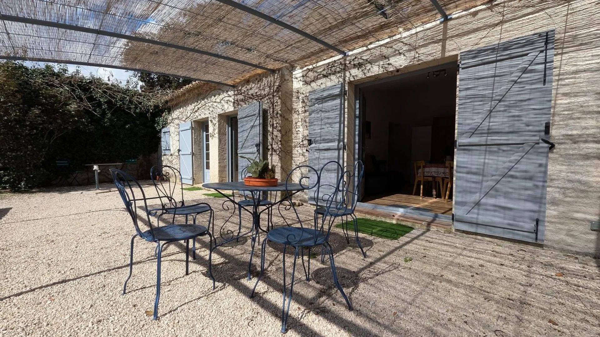 Maison 3 Chambres, Calme Absolu, Piscine, Tennis, Parking, Calanques Roquefort-la-Bedoule Holiday home